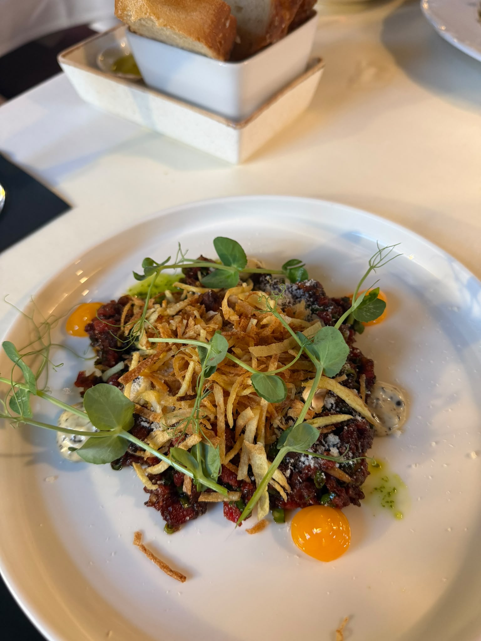 Danie główne w restauracji Pomodoro